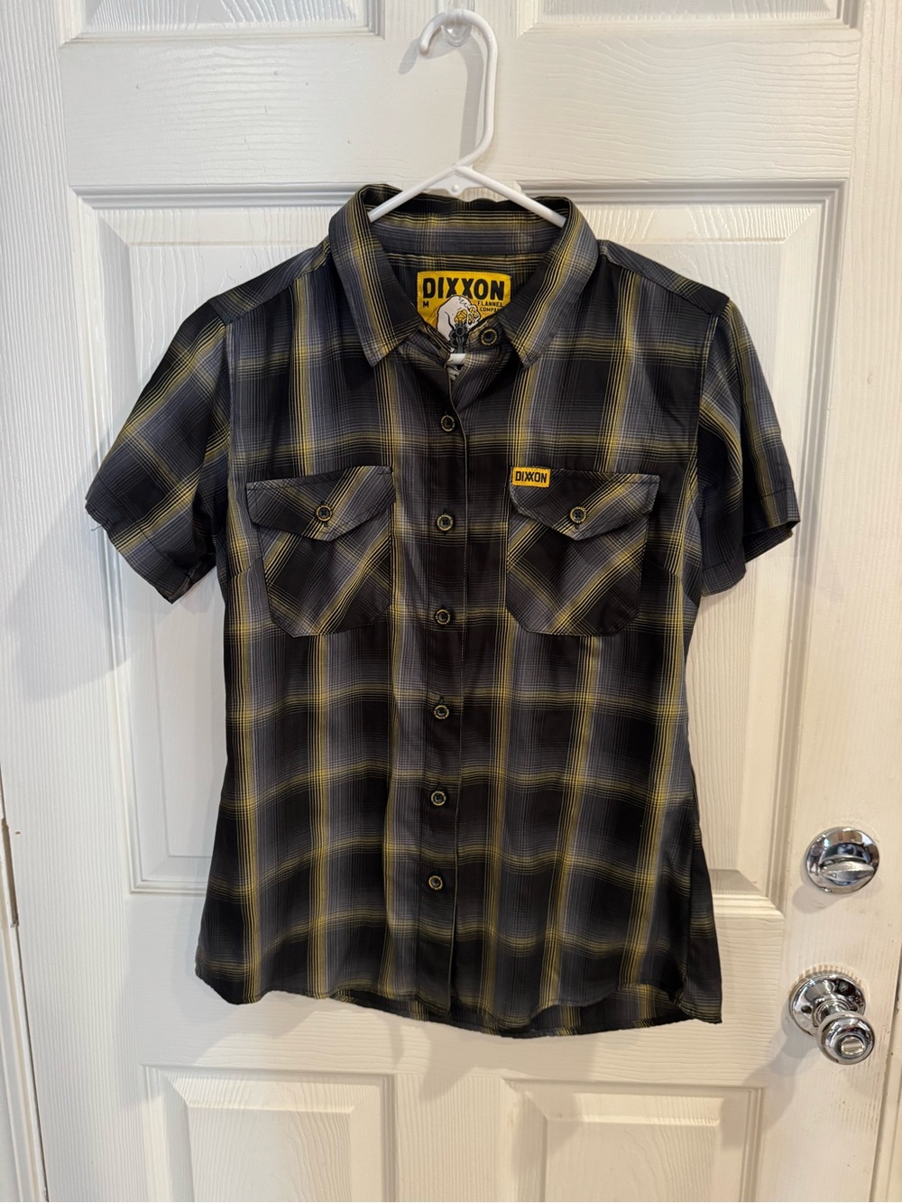 Ladies medium Dixon flannel, company, lightweight chambers, button up shirt